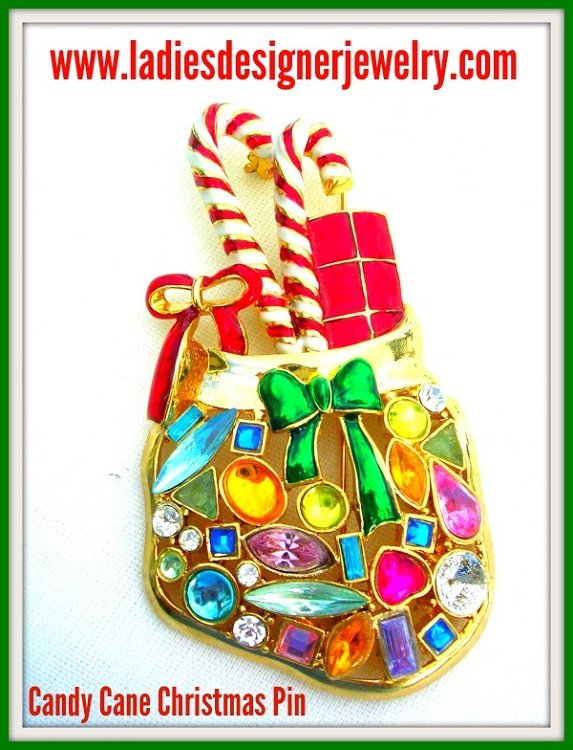 christmassackpin_vintagechristmasbrooch_vintagesantasackpin_vintagechristmaspin_ladiesdesignerjewelry_santaclausebroochpin_estatebrooches