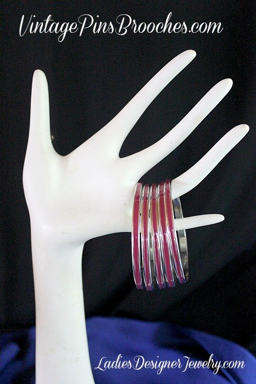 vintage 1970's set of 5 hot pink enamel bangle bracelets bangles, ladies designer fashion jewelry retro boho egyptian roman greek