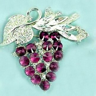 grapepins_grapeclusterbrooch_purpleamethystgrapepins_purplerhinestonegrapepins_grapebrooches_designergrapepins_winetastingpins_grapefestivalpins