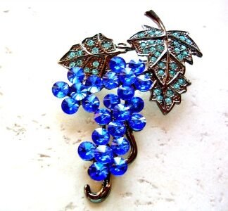 Vintage Blue Sapphire Zircon Rhinestone Cluster Of Grapes Pin Brooch, Wine Festival Bunch Of Grapes Brooch Pins