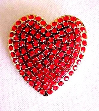 redrhinestoneheartpin_rubyrhinestoneheartbrooch_valentinesdayhearpin_vintageheartpins_vintageheartbrooch_ladiesdesignerjewelry_heartpinswithrhinestones_valentinesdaycards