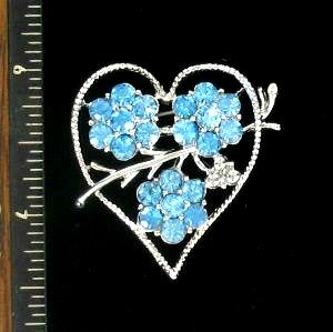 bluesapphirerhinestoneheartpin_bluesapphirerhinestoneheartbrooch_vintagerhinestoneheartpin_vintagerhinestoneheartbrooch_ladiesdesignerjewelry_heartbrooch_estatejewelry