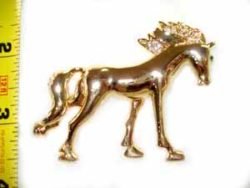 goldplatelargehorsepin_vintagegoldhorsepin_Newyorkracingassociation_rhinestonehorsepins_vintagehorsebrooch_ladiesdesignerjewelry_horses_goldequestrianhorsepin