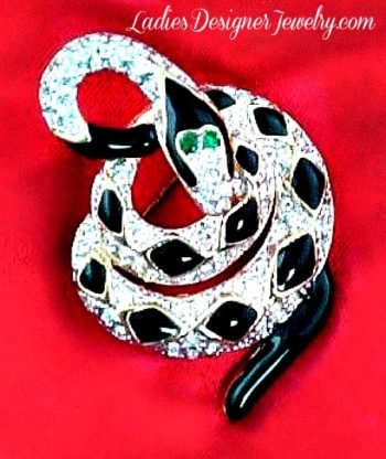 coiledsnakepin_snakepins_vintagesnakebrooches_rattlesnakebrooch_diamondbacksnakebrooches_ladiesdesignerjewelry_enamelrhinestonesnakepin_